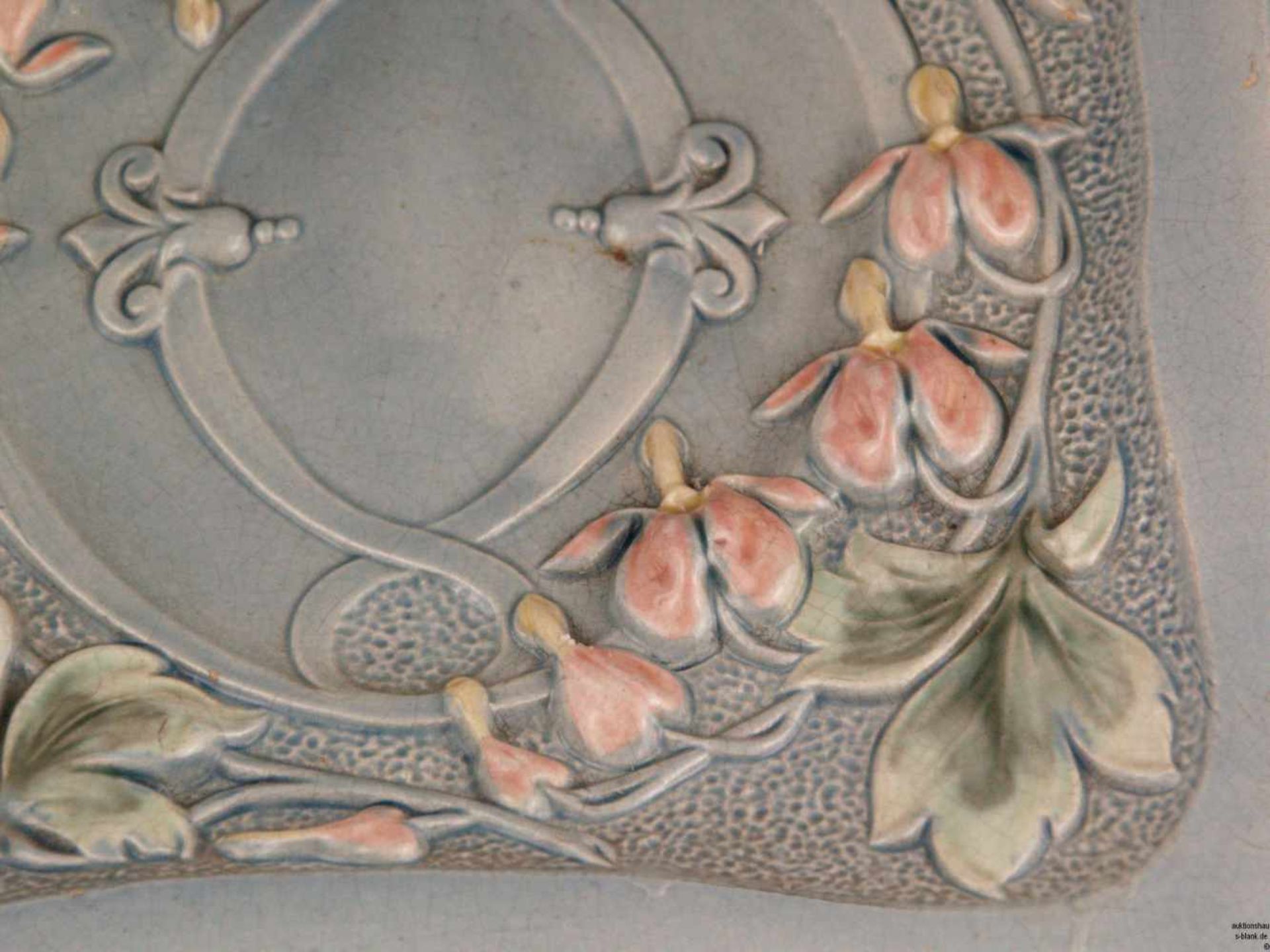 Jugendstil-Ofenkachel - Keramik, floraler Reliefdekor, polychrom bemalt, Alters- bzw. - Bild 3 aus 4
