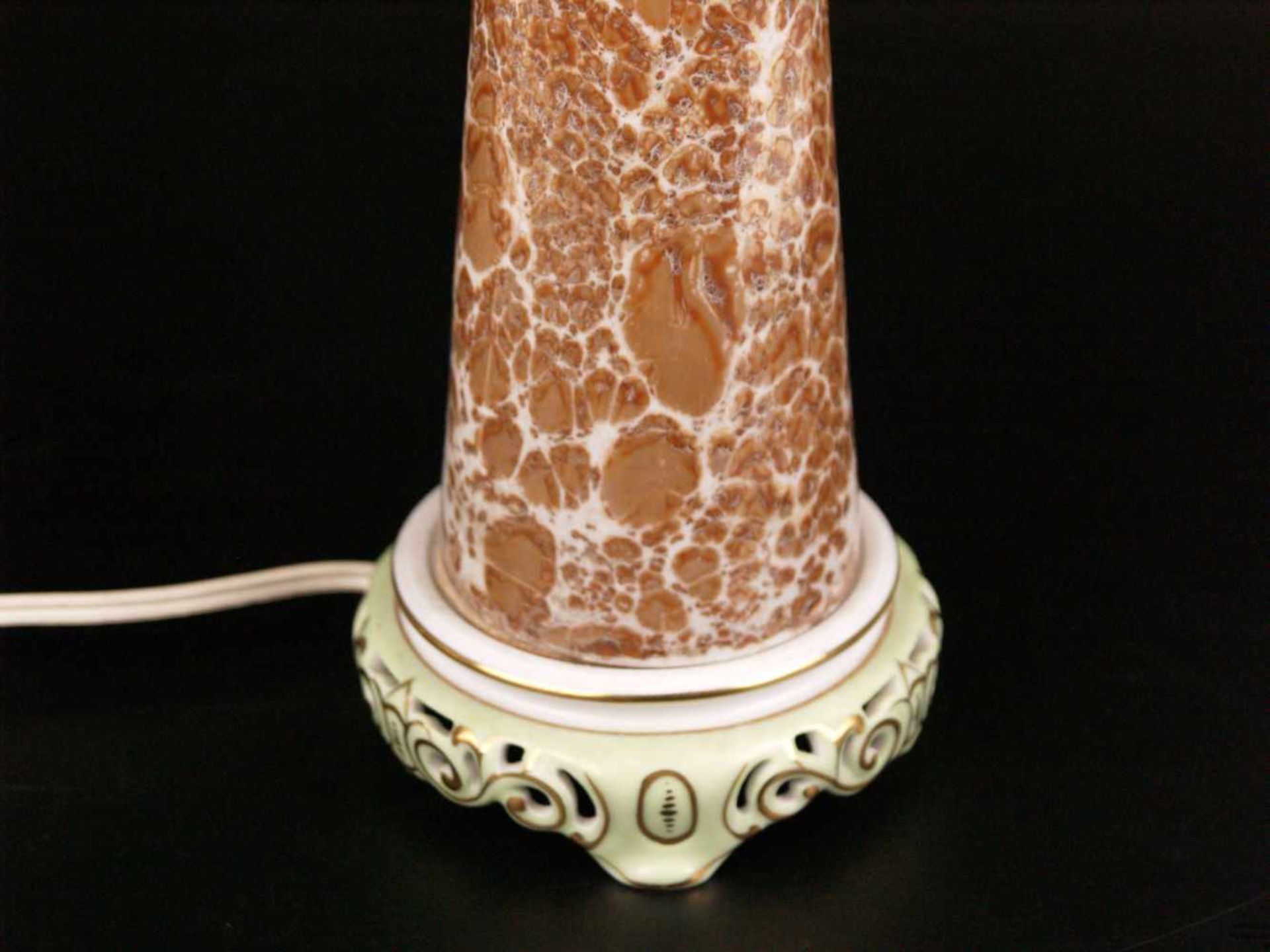 Lampe- Porzellan/Keramik/Metall, Lampensockel gemarkt Herend, Ungarn, konischer sich nach oben - Bild 4 aus 5