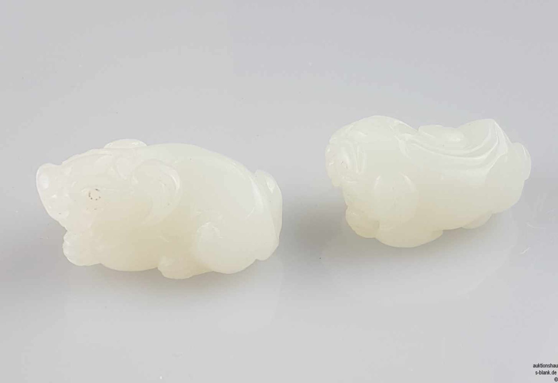 Paar Jadeschnitzereien - Hetian Jade von schöner weißer Farbe, kunstvoll vollrund geschnitzt, - Bild 2 aus 8