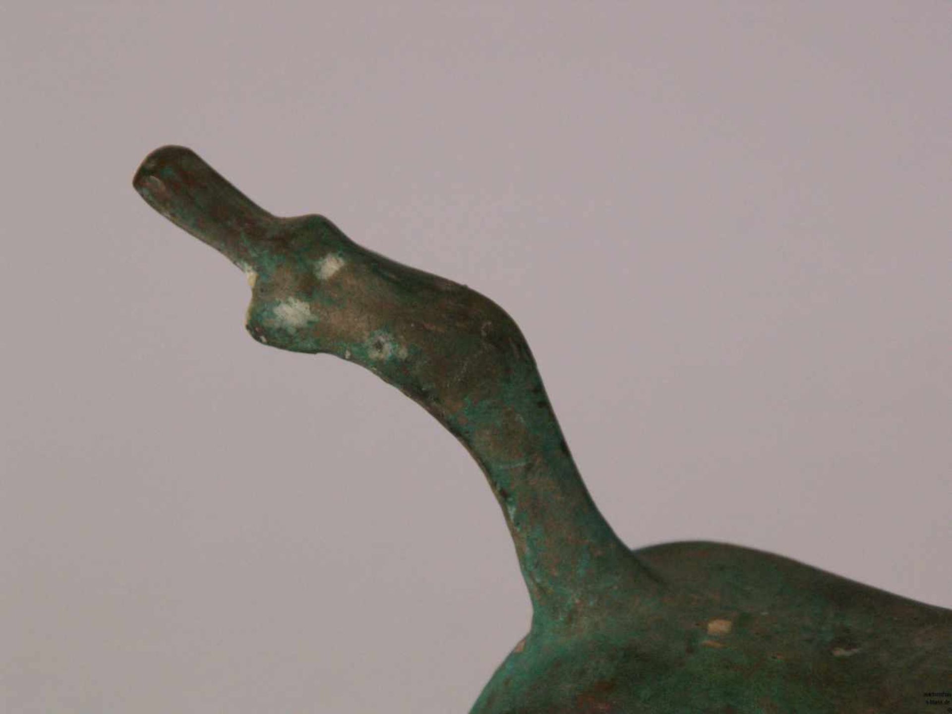 Bronzefigur "Das fliegende Pferd aus Gansu" - Bronze, künstlich grün patiniert, Replik nach dem - Bild 4 aus 6