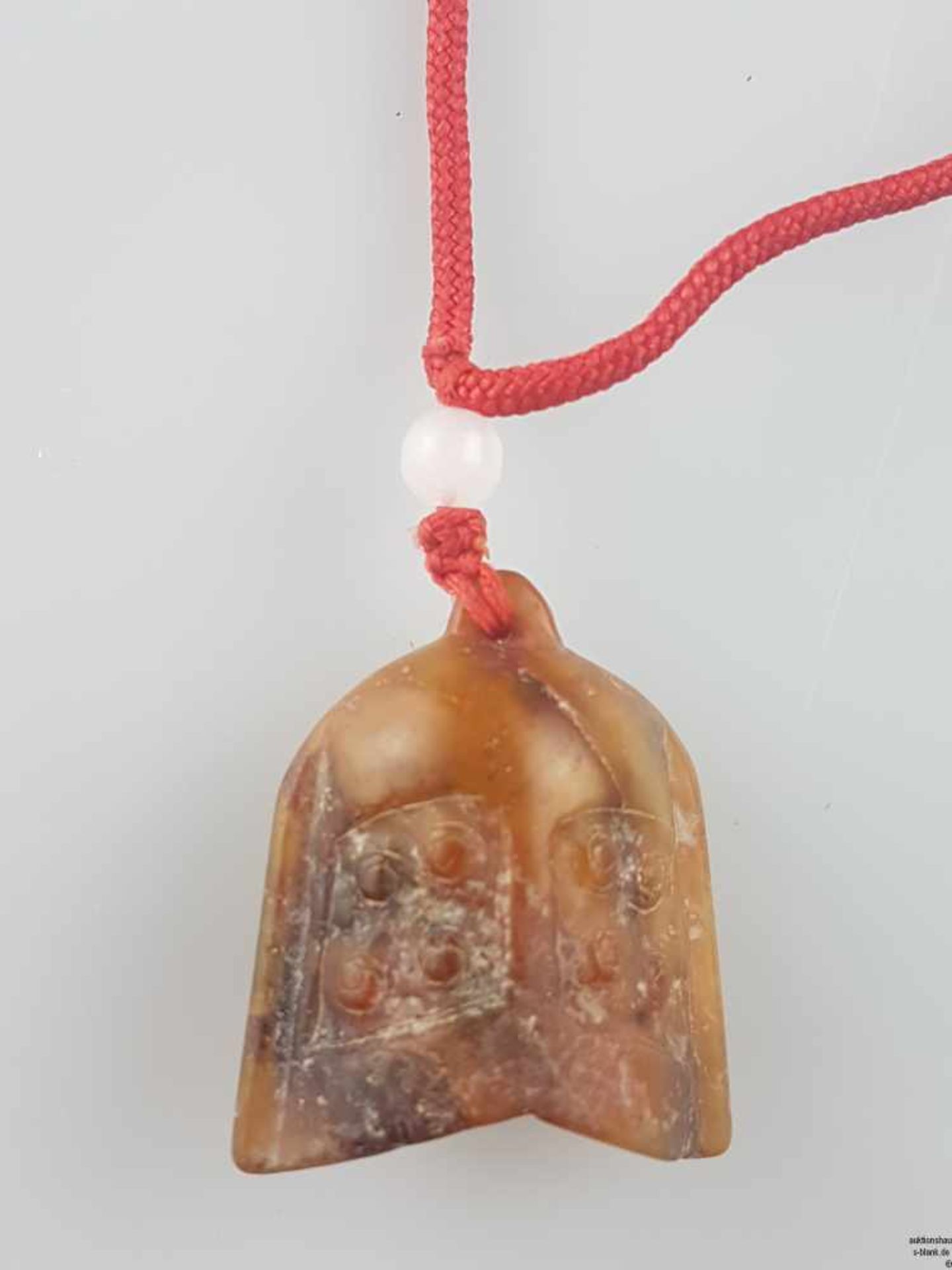 Jadeanhänger - rostbraune Hetian Jade, handgeschnitzte chinesische Glocke, Hotan in Xinjiang, China, - Bild 2 aus 8