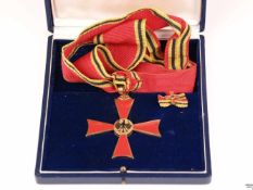 Bundesverdienstkreuz am Band - mit Knopflochspange in blauer Originalschatulle, Hersteller: