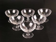 Set mit 6 Champagnerschalen - um 1920, klares Kristallglas, runder Stand, kurzer facettierter