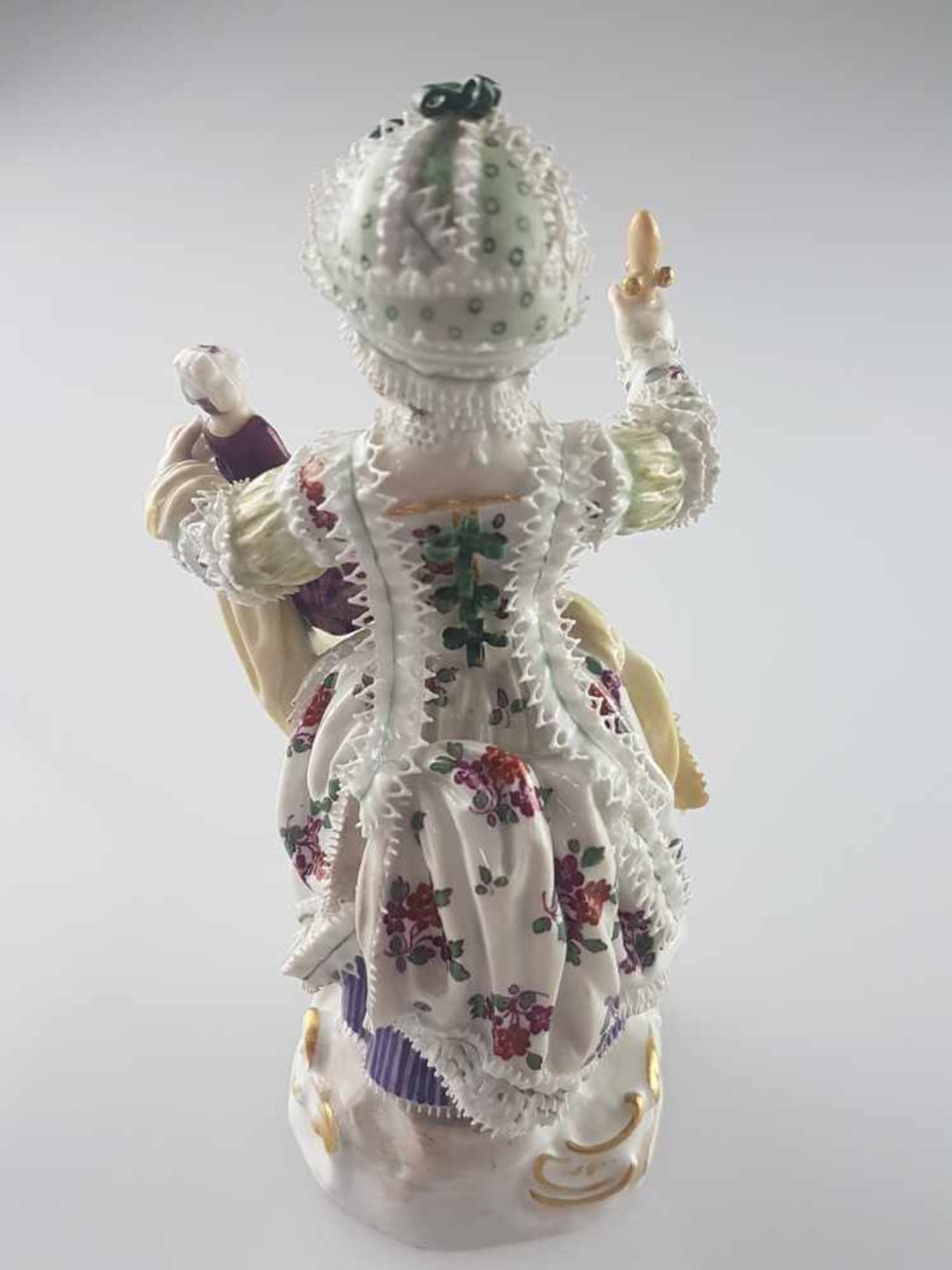 Porzellanfigur Meissen - unterglasurblaue Schwertermarke, Knaufzeit, Modell-Nr. E 79, "Mädchen mit - Bild 3 aus 11