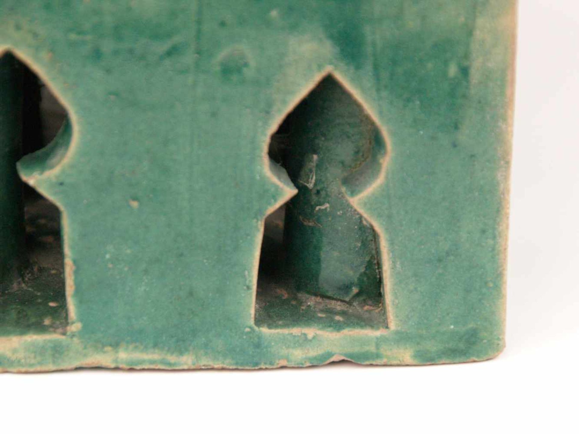 Steckvase - Marokko, Berber-Keramik, grüner Scherben, rechteckiger Korpus, Wandung durchbrochen - Bild 6 aus 7