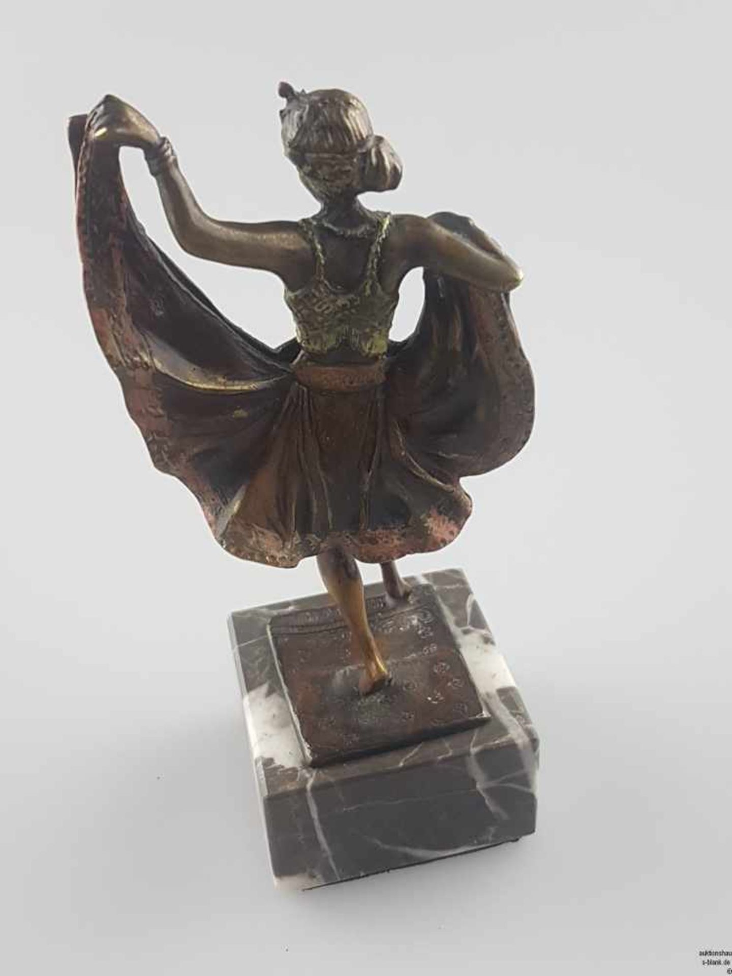 Orientalische Tänzerin - Wiener Bronze auf Steinsockel,mit polychromer Kaltemailbemalung, - Image 4 of 6