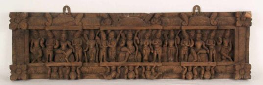 Holzrelief - Indien, 20. Jh., fein geschnitzt, Figurenfries mit Szenen mythologischen Inhalts,