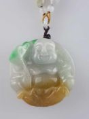 Figürlicher Jadeanhänger/Talisman - seladonfarbene Jade (Jadeit) mit gelben und grünen