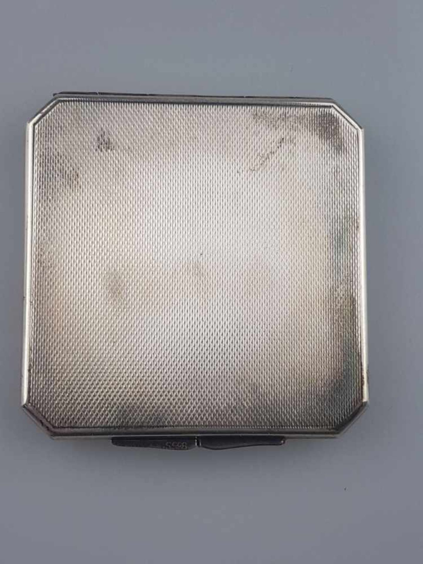 Puderdose - 20.Jh, Silbergehäuse, Verschluss gestempelt 835 S, quadratische Form mit abgeschrägten - Bild 3 aus 3