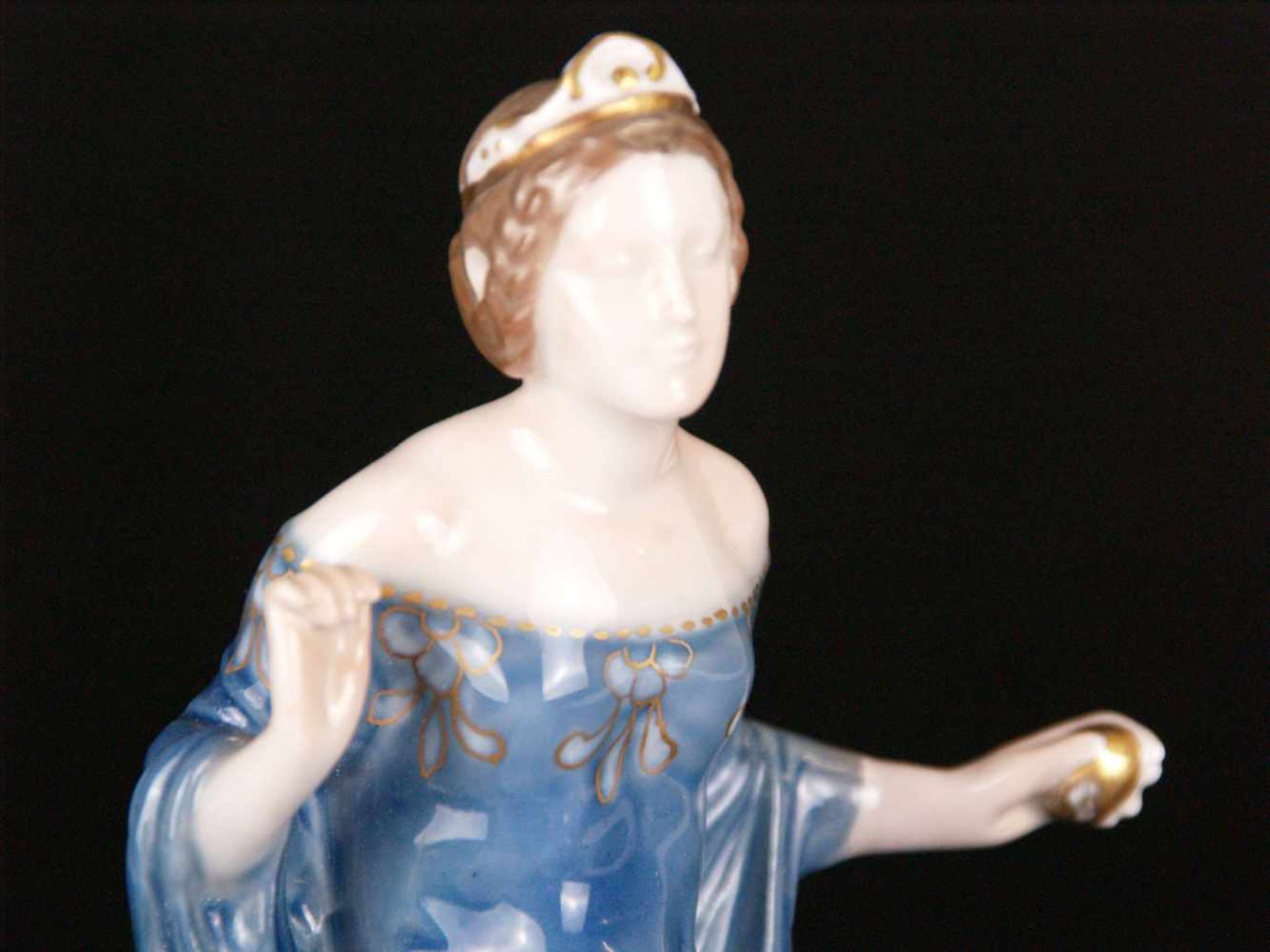 Porzellanfigur "Zwei Prinzessinnen" - Rosenthal, polychrome Unterglasurbemalung und Goldstaffage, - Bild 5 aus 9