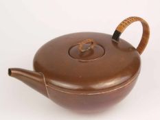Teekanne - im Art Déco/Bauhaus-Stil gefertigt, Kupfer, innen verzinnt, Halbkugelform mit langer