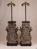 Paar Standlampen - China, Füße in Gestalt von Vierkantvasen vom Typ fang hu mit beweglichen