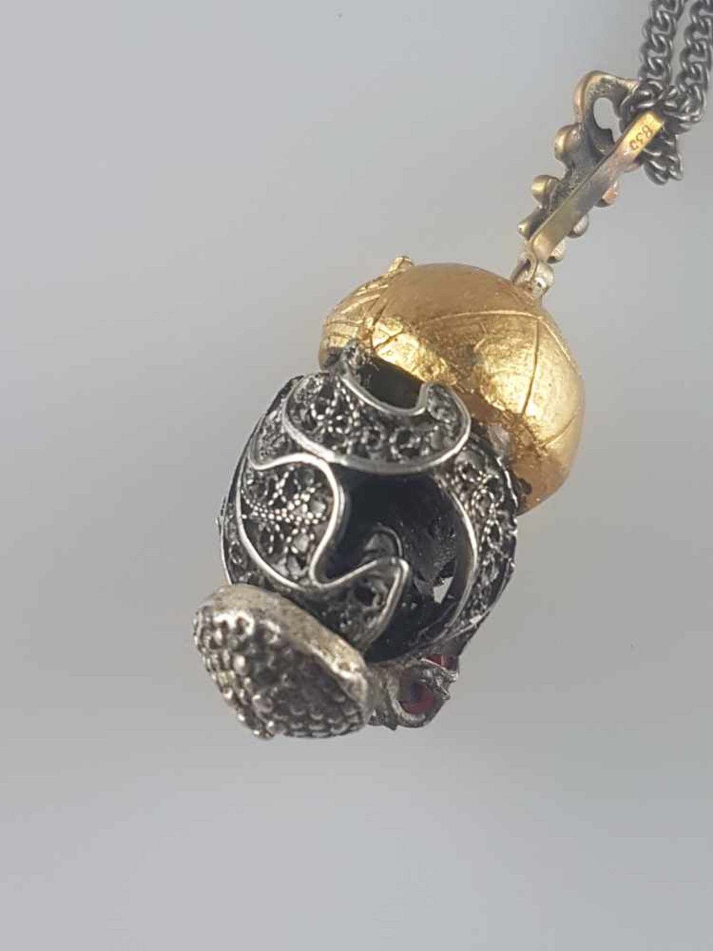 Anhänger an Silberkette - "Mohr mit einem Turban", Kopf wohl Ebenholz zusätzlich gebeizt, Montur - Bild 4 aus 7