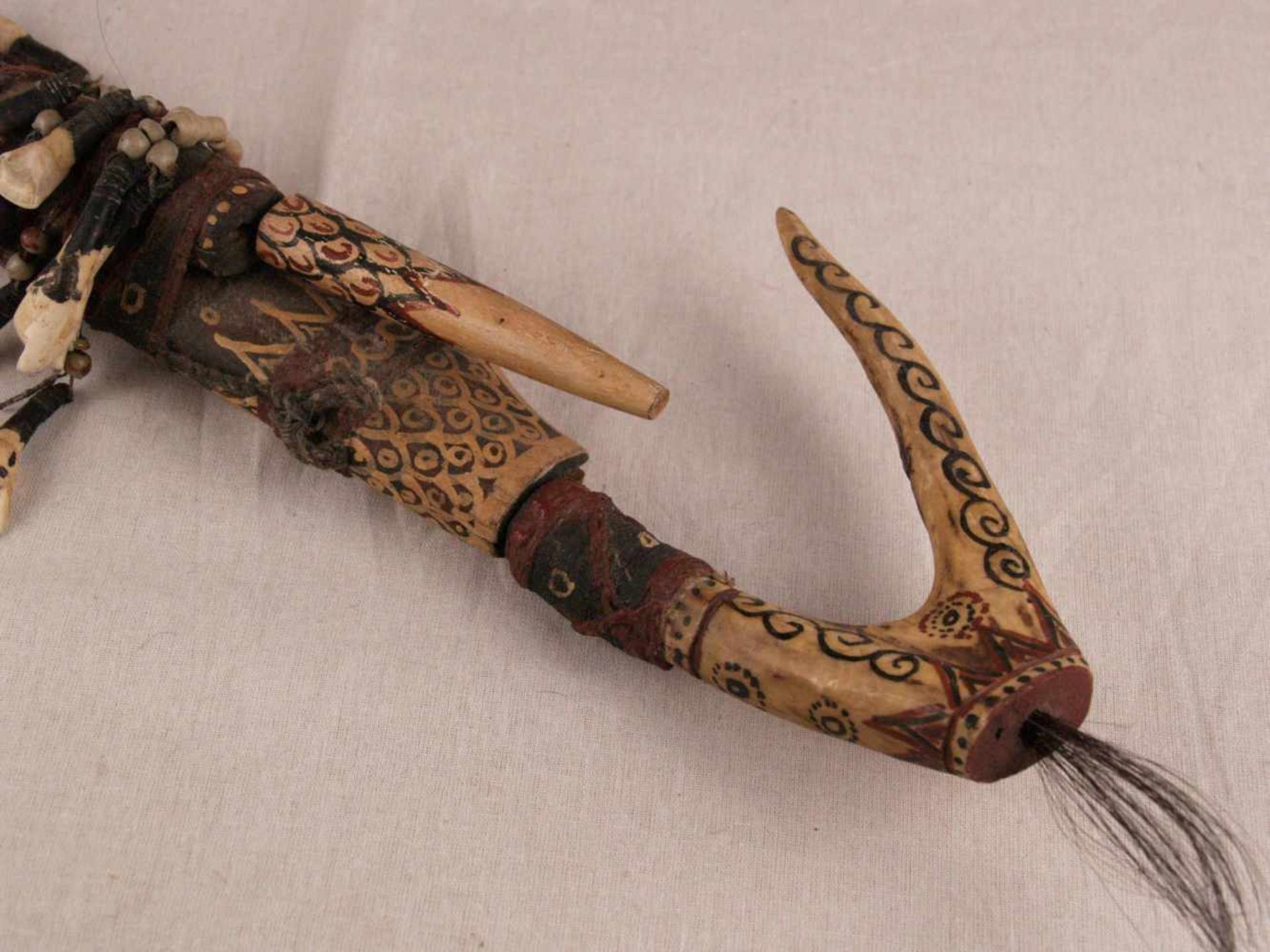 Mandau-Schwert - Borneo, Kopfjägerschwert des Dayak Stammes (auch Parang Ihlang genannt), verzierter - Bild 4 aus 7