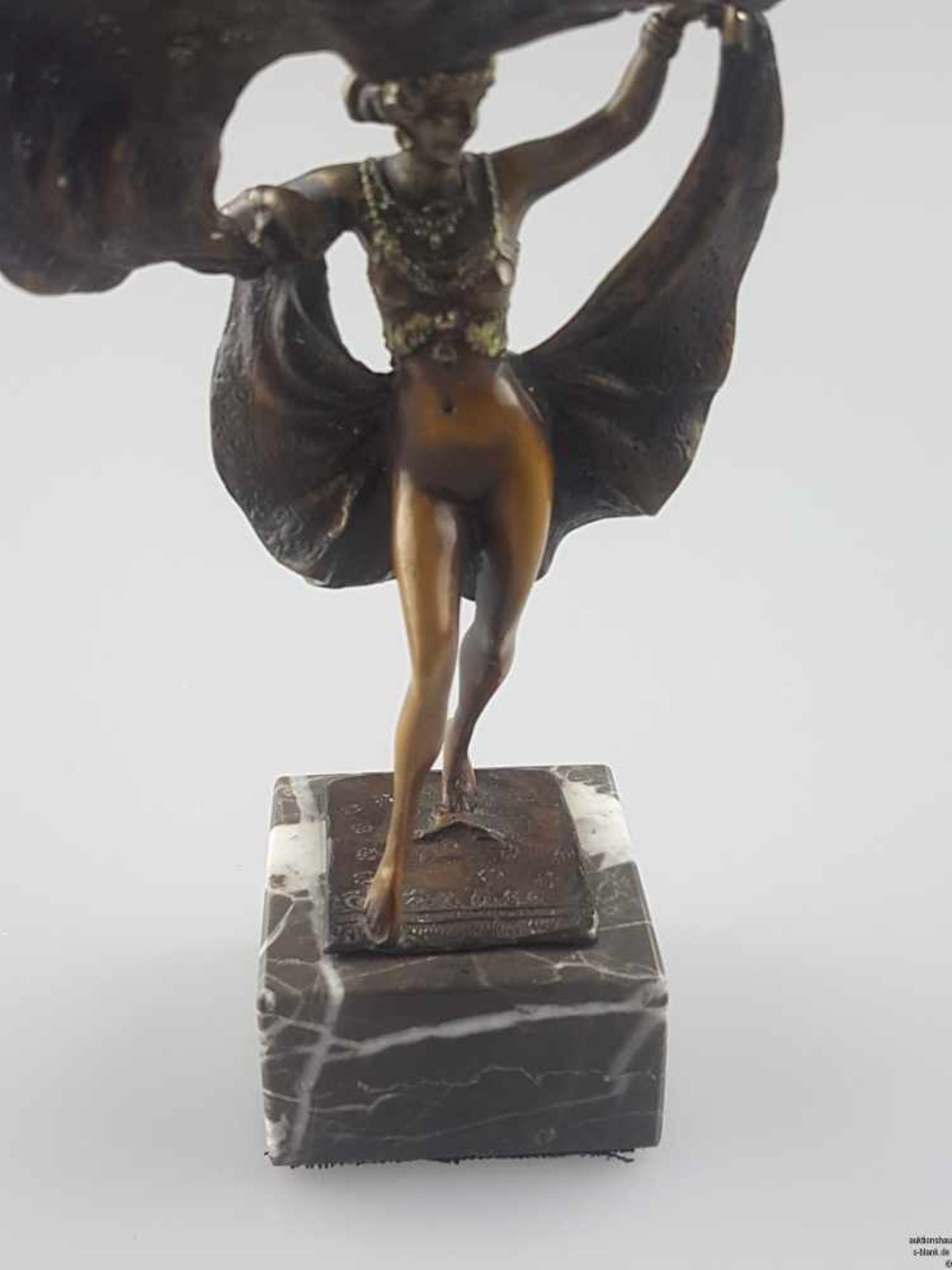 Orientalische Tänzerin - Wiener Bronze auf Steinsockel,mit polychromer Kaltemailbemalung, - Image 3 of 6