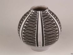 Vase - Schlossberg-Keramik Theodor Stephan KG, Langenaubach, Form 232/15, schwarzer Fond, Dekor in