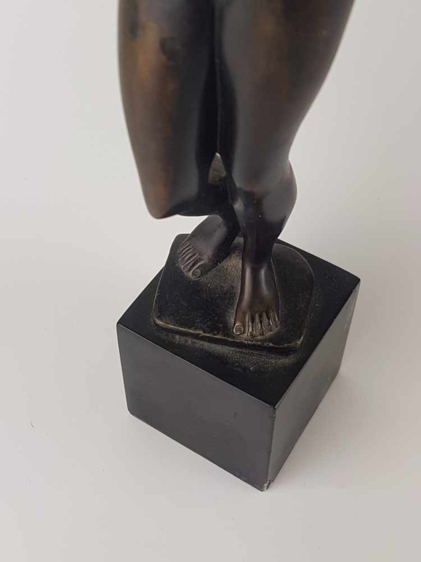 Figur "Klagende Venus" - Metall, bronziert, auf der Plinthe bez. 'CARTINET' (franz. Bildhauer des - Bild 3 aus 7