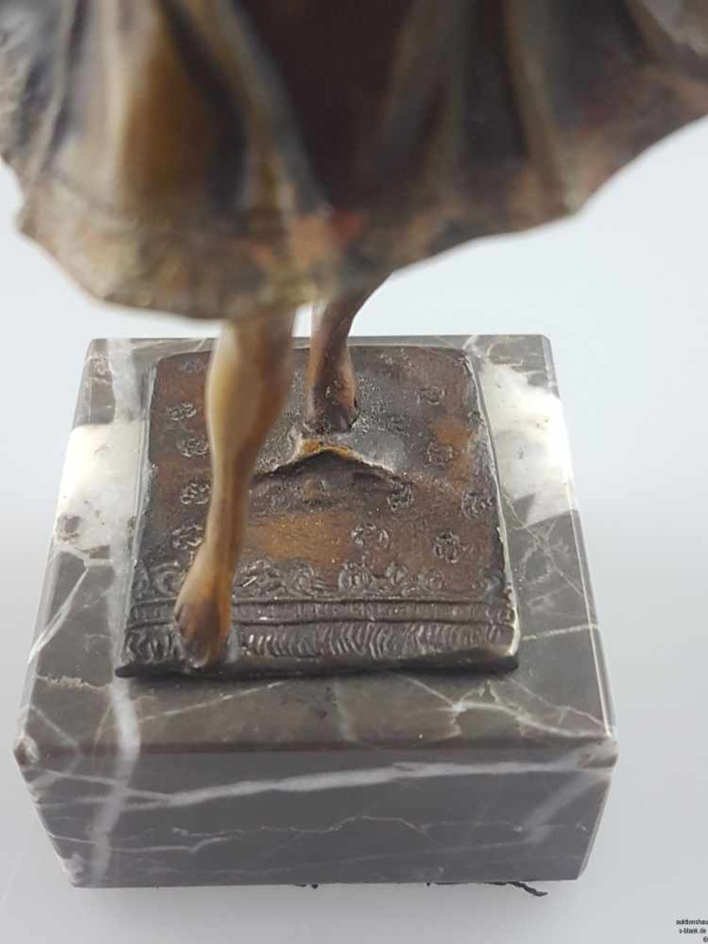 Orientalische Tänzerin - Wiener Bronze auf Steinsockel,mit polychromer Kaltemailbemalung, - Image 5 of 6