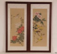 Paar Seidenbilder - wohl Mischtechnik auf Seide, jeweils ein Blumenmotiv mit Vogel, mit Inschrift in