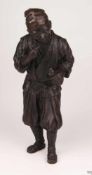 Bronzefigur "Chinesischer Arbeiter" - Bronze braun patiniert, vollplastische Darstellung eines