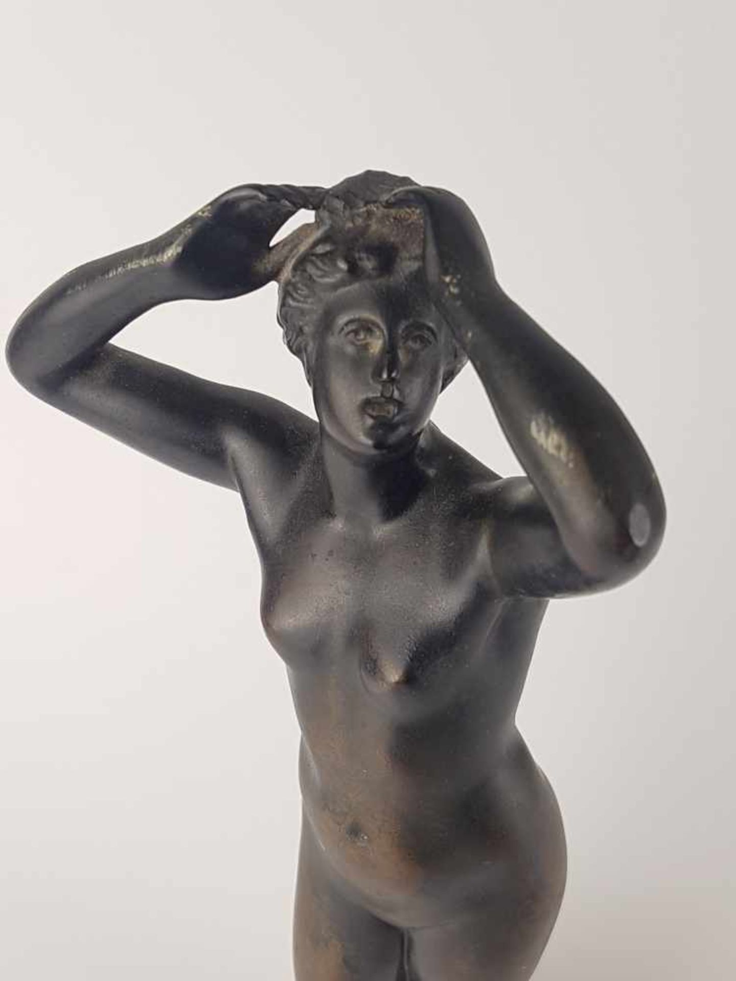 Figur "Klagende Venus" - Metall, bronziert, auf der Plinthe bez. 'CARTINET' (franz. Bildhauer des - Bild 2 aus 7