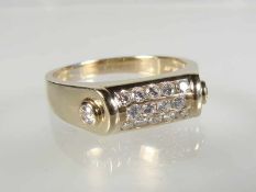 Diamantring - 585er Gold, Besatz mit 16 Brillanten (zus.ca.0,45 ct, FS/SI): 3-reihig 14 eingelassene