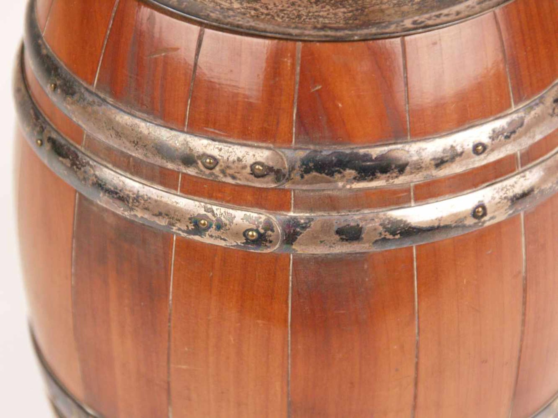 Deckeldose mit Silbermontierung- Koch & Bergfeld, als Fass gearbeitet, Holz mit 925er - Bild 3 aus 5