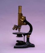 Mikroskop - Firma W+H Seibert, Wetzlar, Messing, 3 Okulare, Anfang 20. Jahrhundert, Höhe: ca.32 cm,