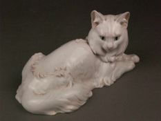 Porzellanfigur "Liegende Katze" - Rosenthal, Weißporzellan, glasiert, Augen grün gemalt,