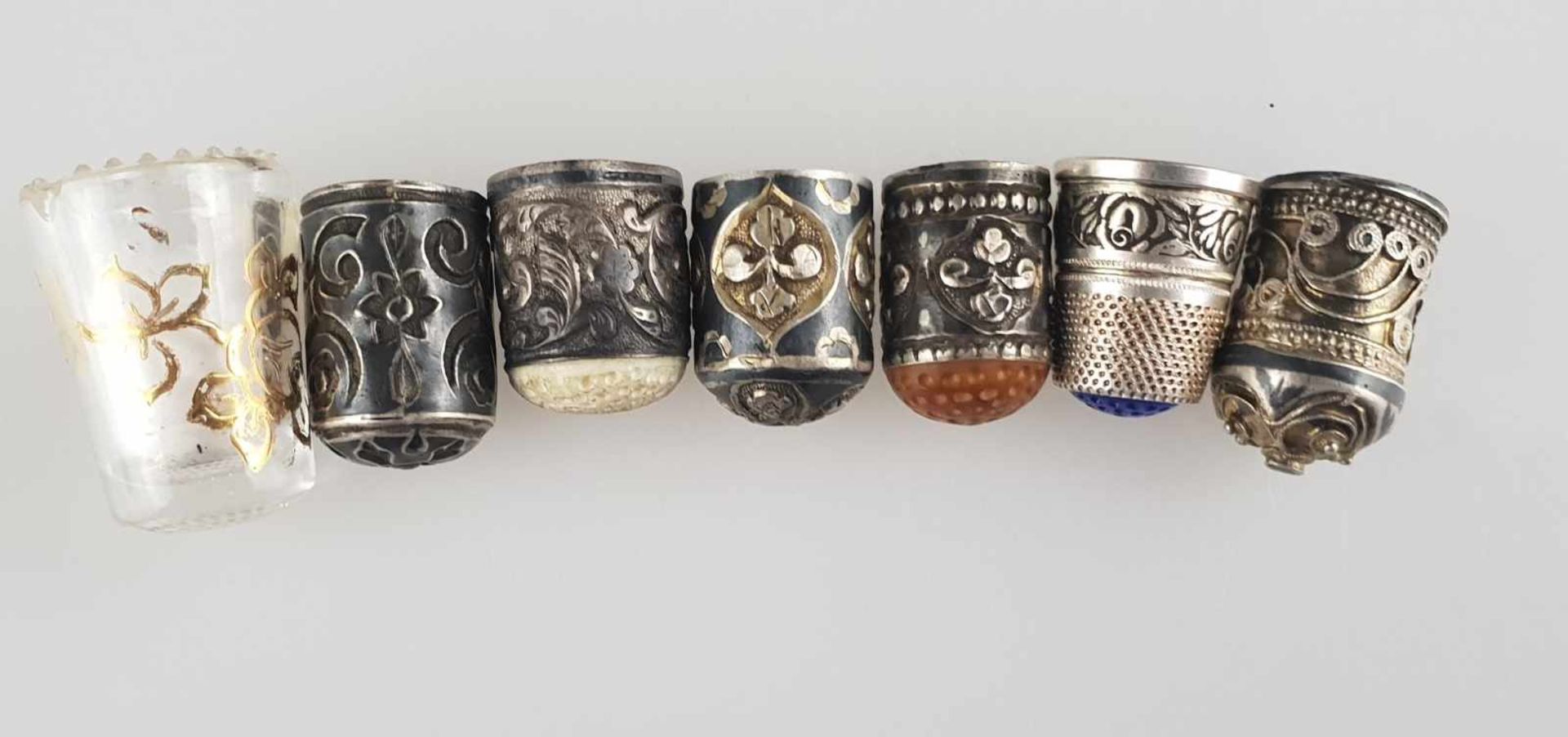 Konvolut Fingerhüte - 7 Stück, unter anderem russisch/kaukasisch, 6x Silber mit Reliefmuster, - Bild 6 aus 6