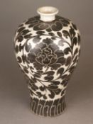 Meiping-Vase - China,Cizhou-Typus,Steinzeug,Wandung in Meiping-Form mit cremefarbener Engobe und