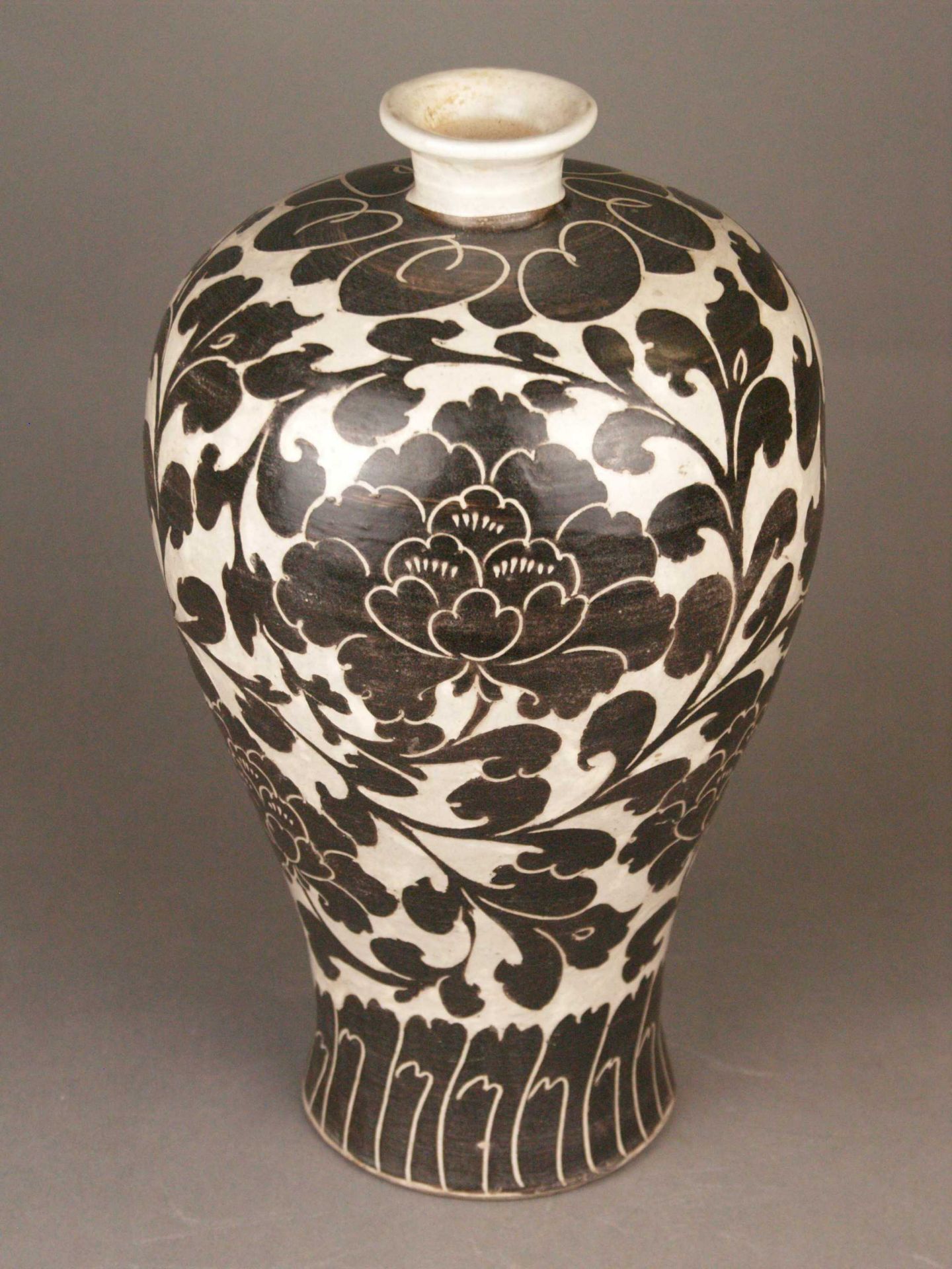 Meiping-Vase - China,Cizhou-Typus,Steinzeug,Wandung in Meiping-Form mit cremefarbener Engobe und