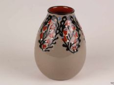 Vase - Karlsruhe Majolika, Design von Prof. Alfred Kusche, ca.1910, Unterseite mit Preßmarke und Nr.