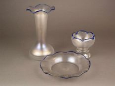 Konvolut Eisch Perlmuttglas - Erwin Eisch, Frauenau, irisierendes Perlmuttglas, gewellte blaue