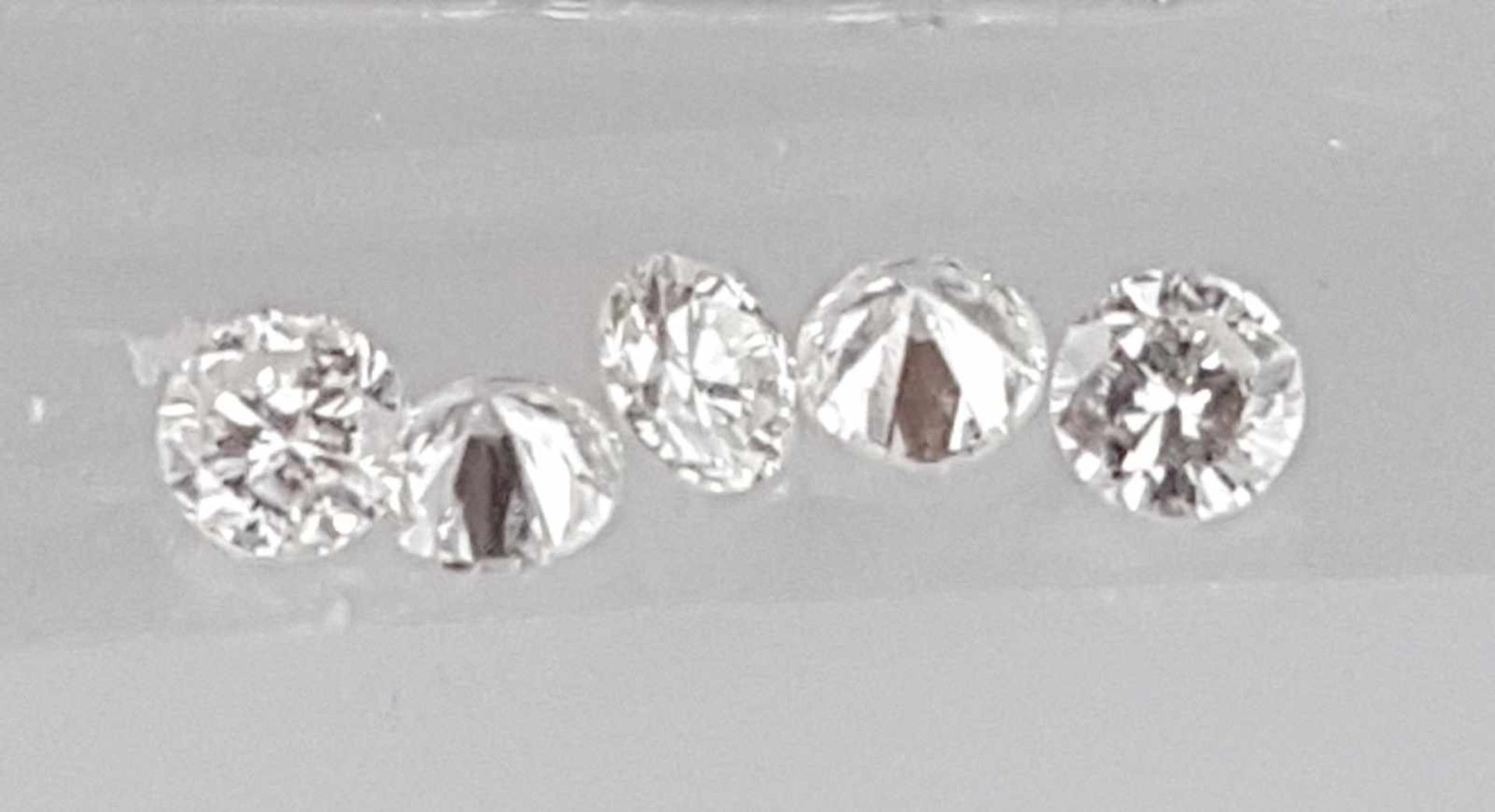 Konvolut Diamanten - 5 Diamanten im Brillantschliff zus.ca.0,40ct., lose Steine von leicht - Bild 3 aus 3