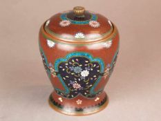 Cloisonné-Deckelgefäß - Japan, Meiji-/Taisho-Zeit, Cloisonné-Email, Chrysanthemenmotive auf