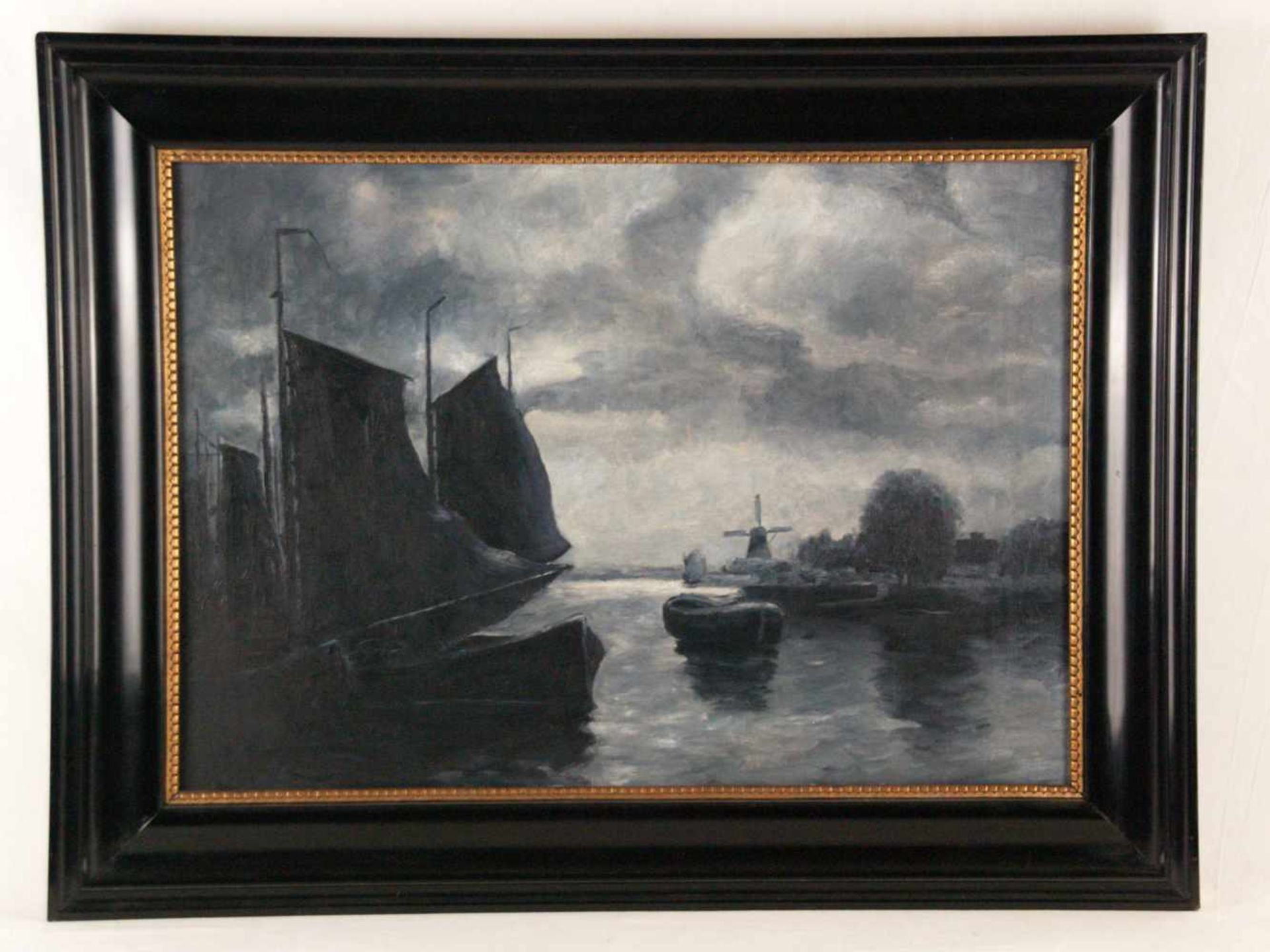 Holländischer Maler -20.Jh.- Fischerhafen mit ankernden Booten und Windmühle im rechten Hintergrund, - Bild 2 aus 6