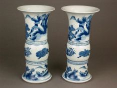 Paar chinesische Vasen im Gu-Typus - Porzellan, Qing-Dynastie (1644-1912), zylindrische, Wandung mit