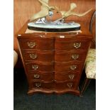 EDWARDIAN SERPENTINED MAHOGANY 5 DRAWER CHEST OF DRAWERS