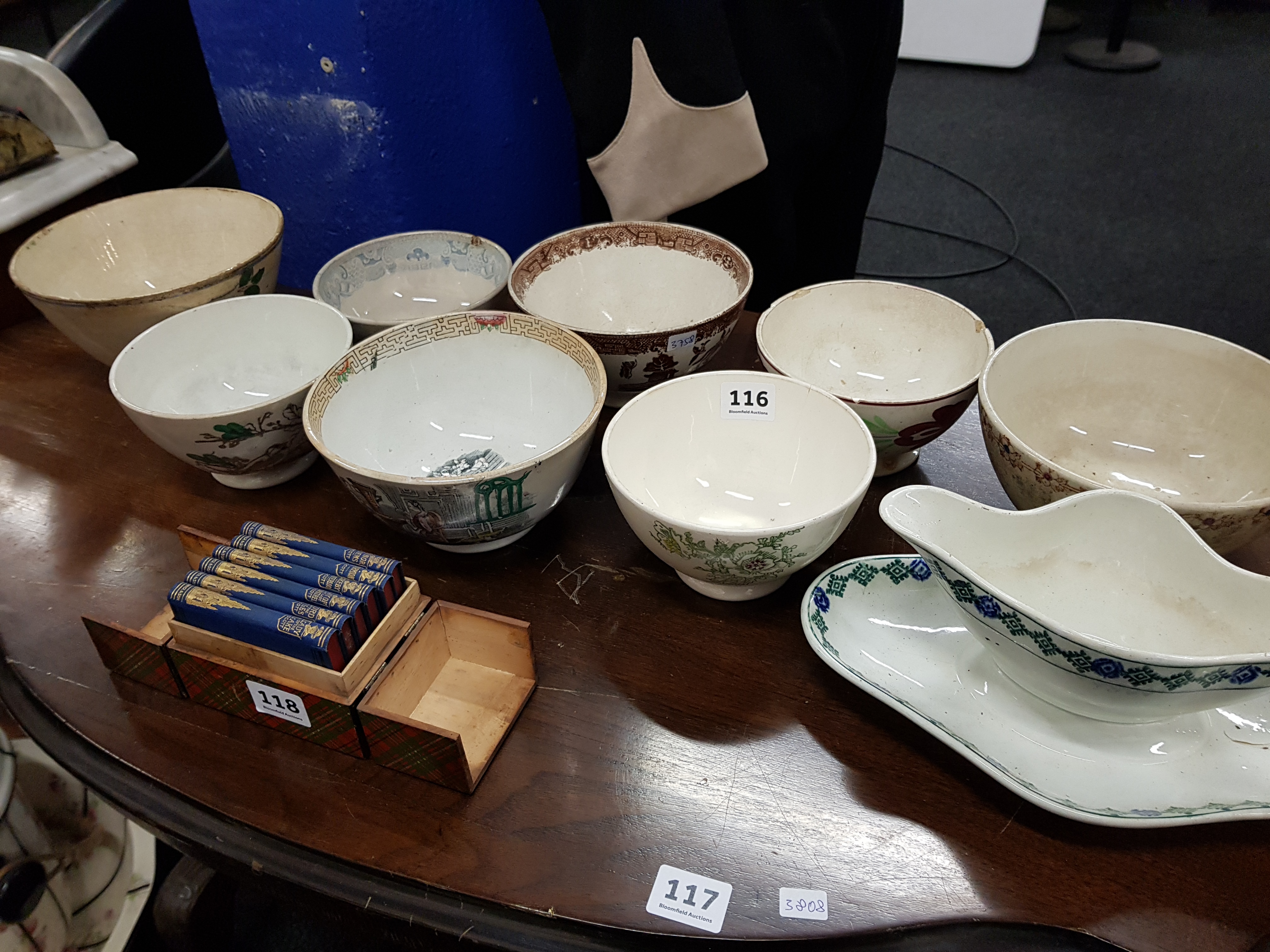 QUANTITY OF SPONGEWARE BOWLS ETC