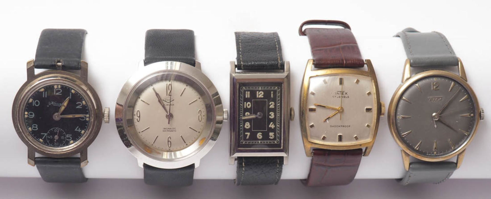 Fünf Vintage-Herrenarmbanduhren, 30er/70er Jahre Laufen teilweise an, weitere Funktion nicht - Image 2 of 2
