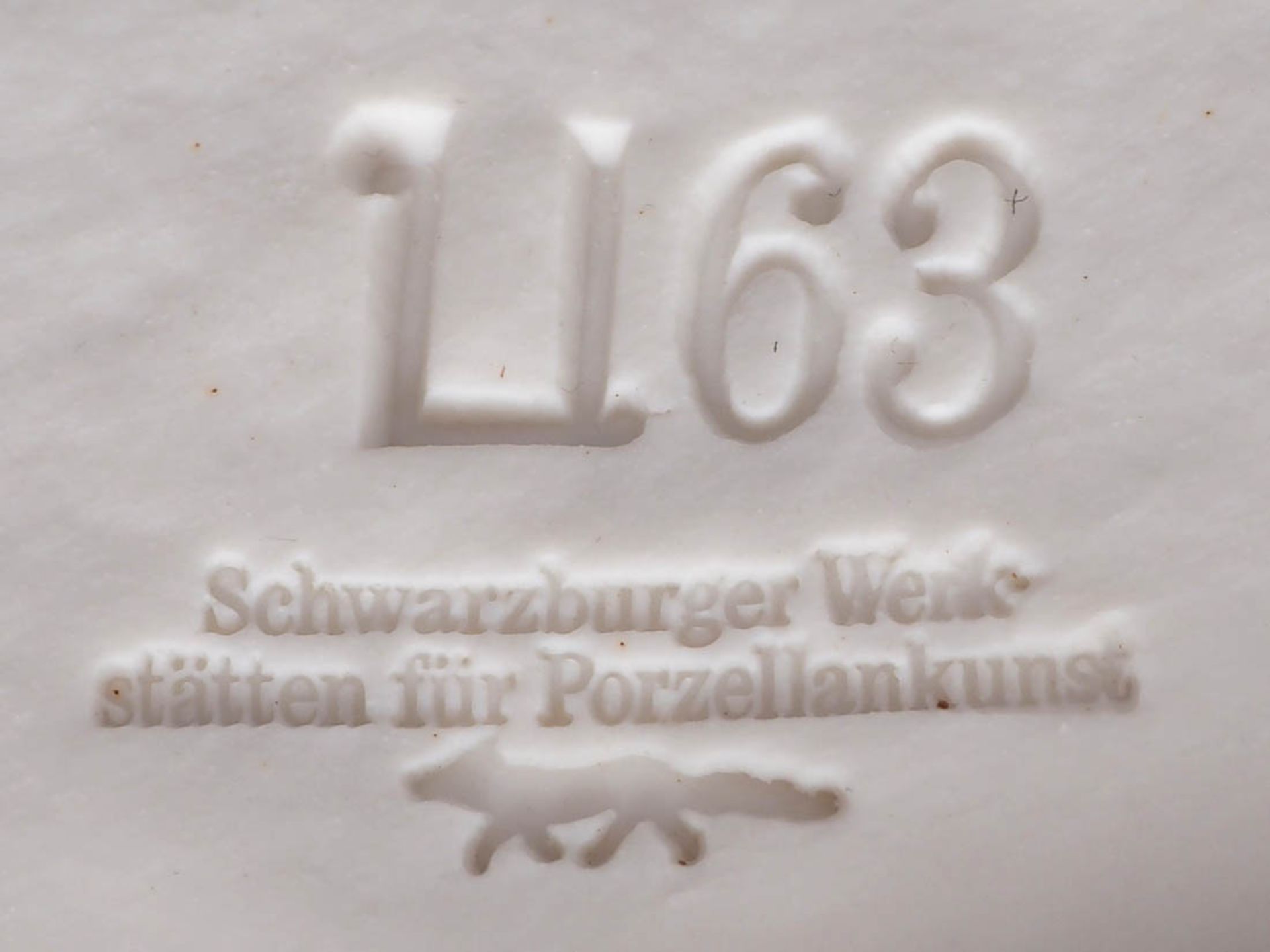 Barlach, Ernst (1870 - 1938) für Unterweissbach "Liegender Bauer", Marke Schwarzburger Werkstätten - Bild 5 aus 6