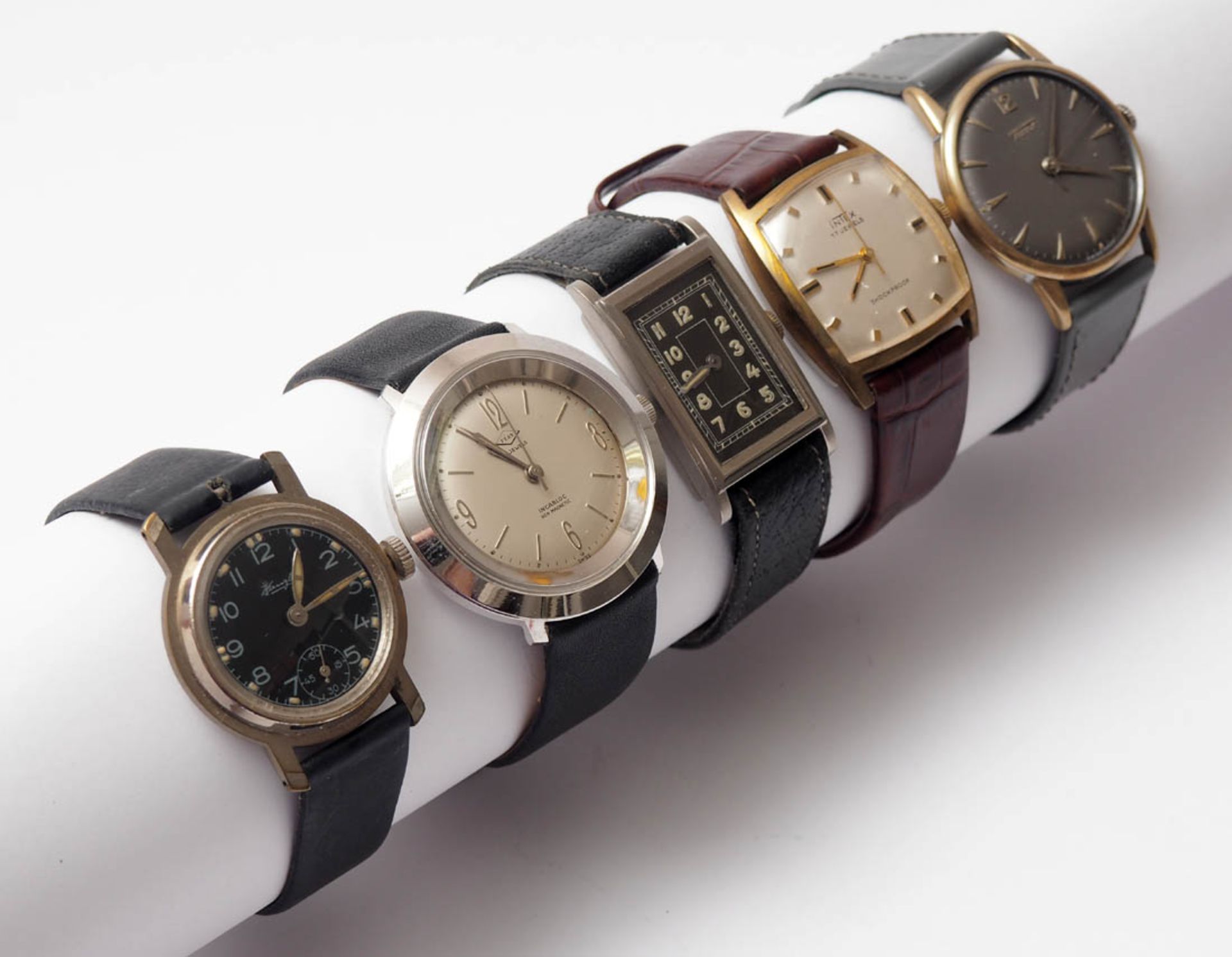 Fünf Vintage-Herrenarmbanduhren, 30er/70er Jahre Laufen teilweise an, weitere Funktion nicht