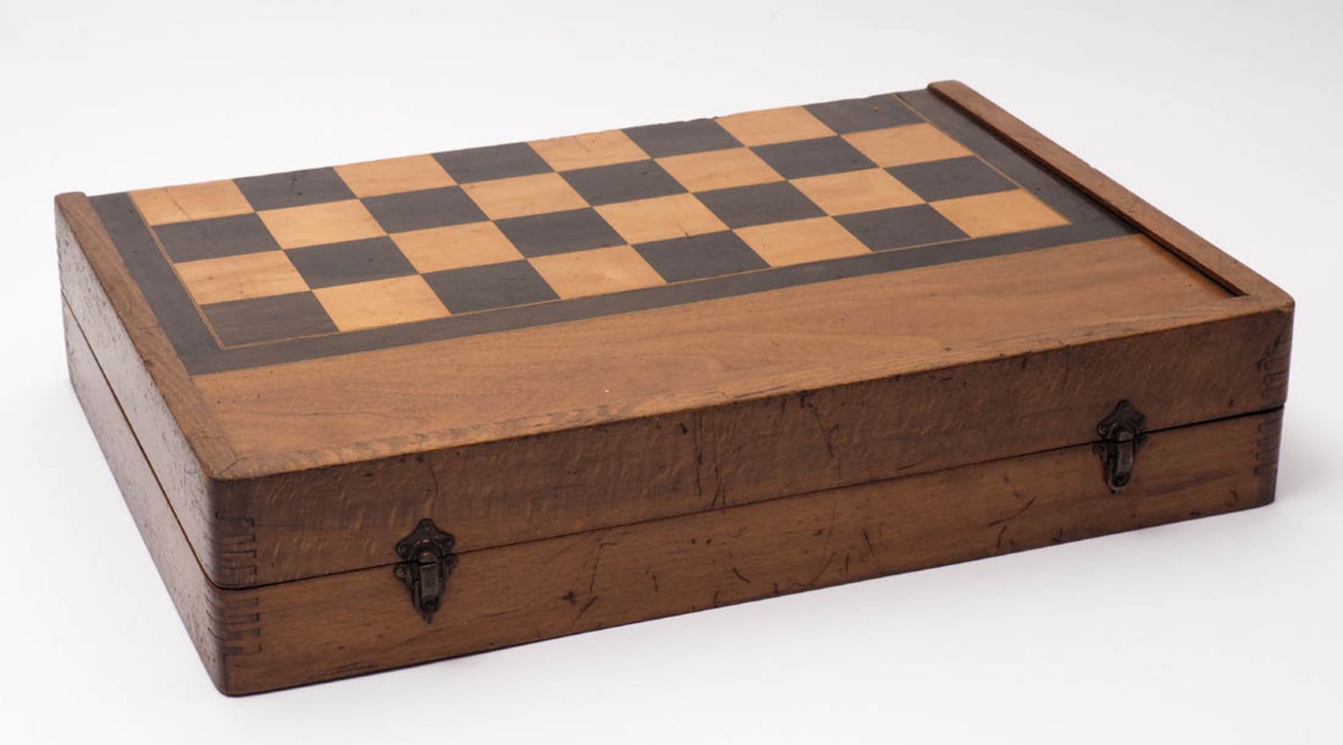 Spielkasten Schach und Backgammon. Mit Figuren, Spielsteinen und zwei Würfelbechern. Maße des - Image 2 of 2