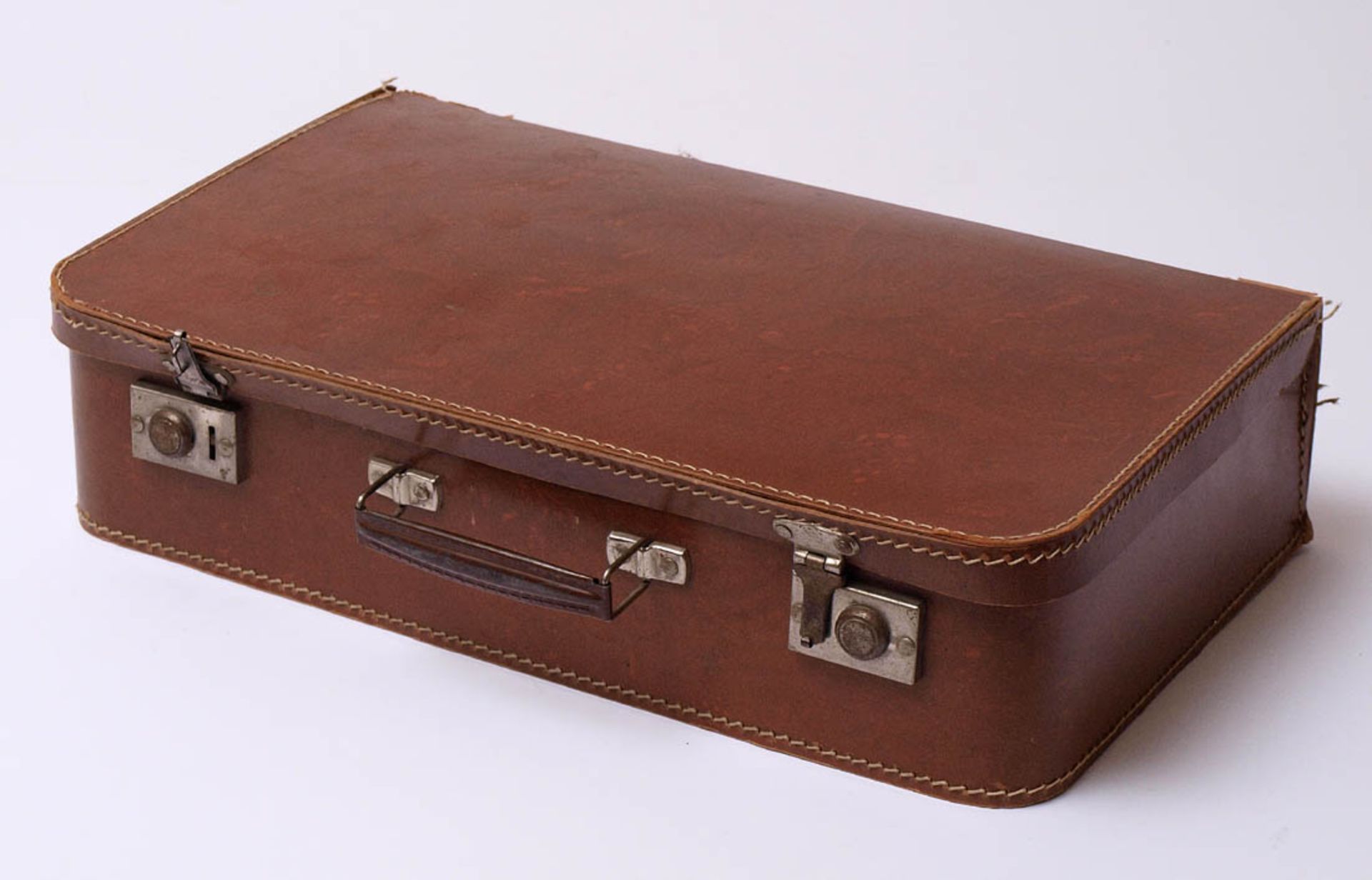 Koffer, 30er Jahre Karton mit Lederoptik, genäht. 10x40x25cm. - Bild 2 aus 2