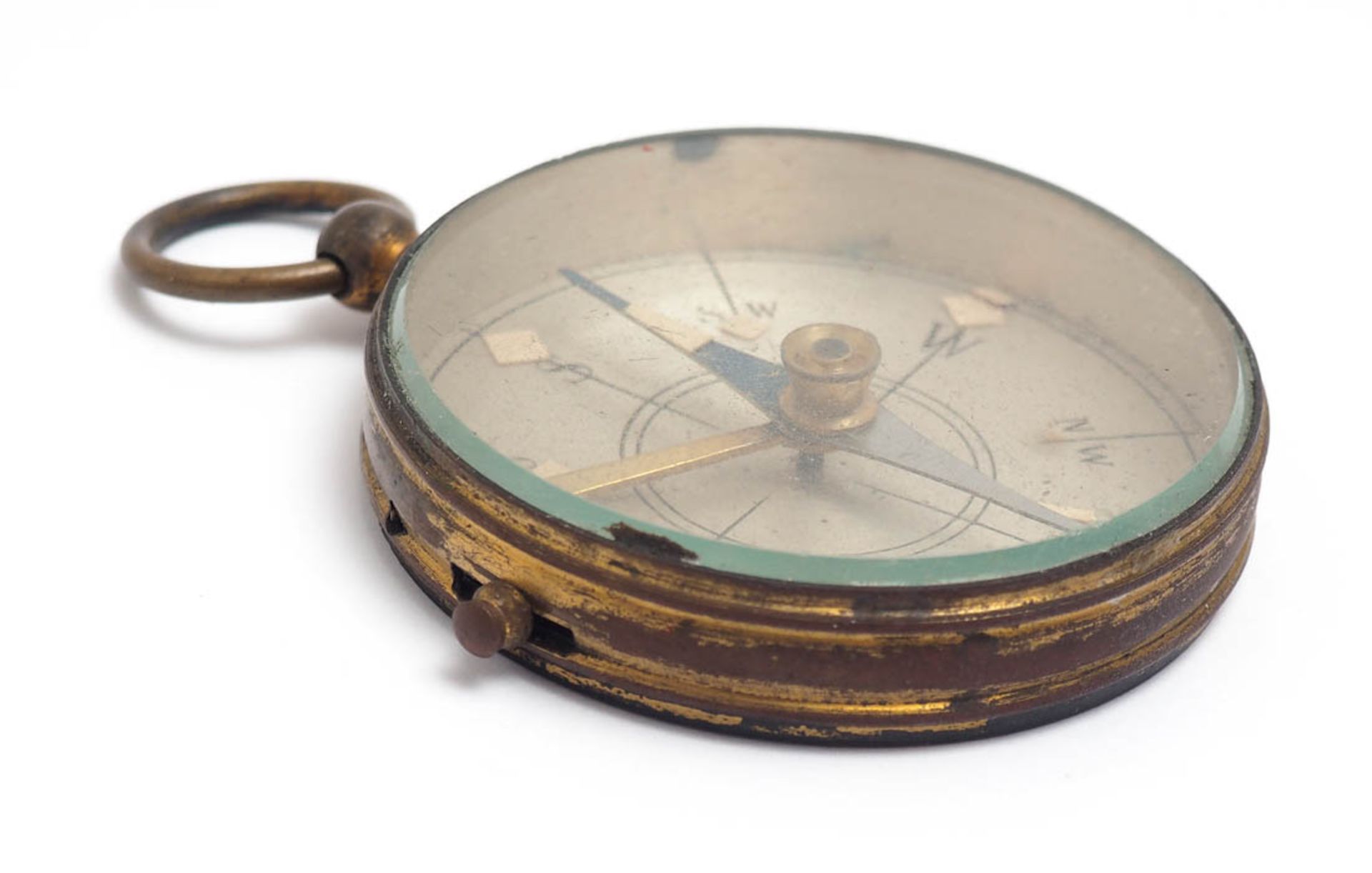 Kompass 19.Jhdt. Messinggehäuse, mit Nadelfeststeller und Ringhandhabe. Durchm.4,5cm. - Bild 2 aus 2