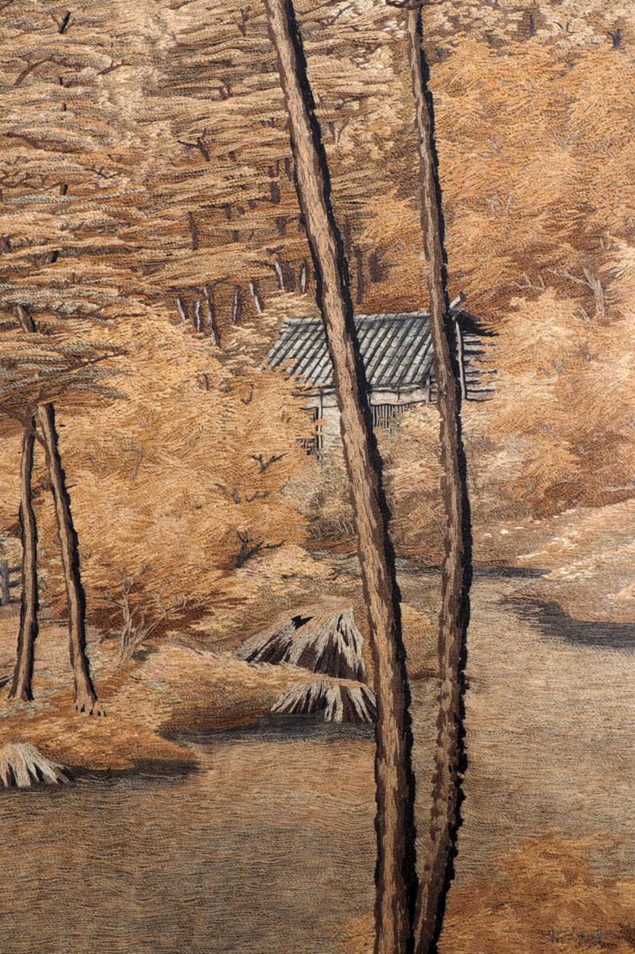 Gobelin, 19.Jhdt. Blick in einen japanischen Garten mit Gebäuden, Teich und Bäumen. Gewebt und - Bild 4 aus 5