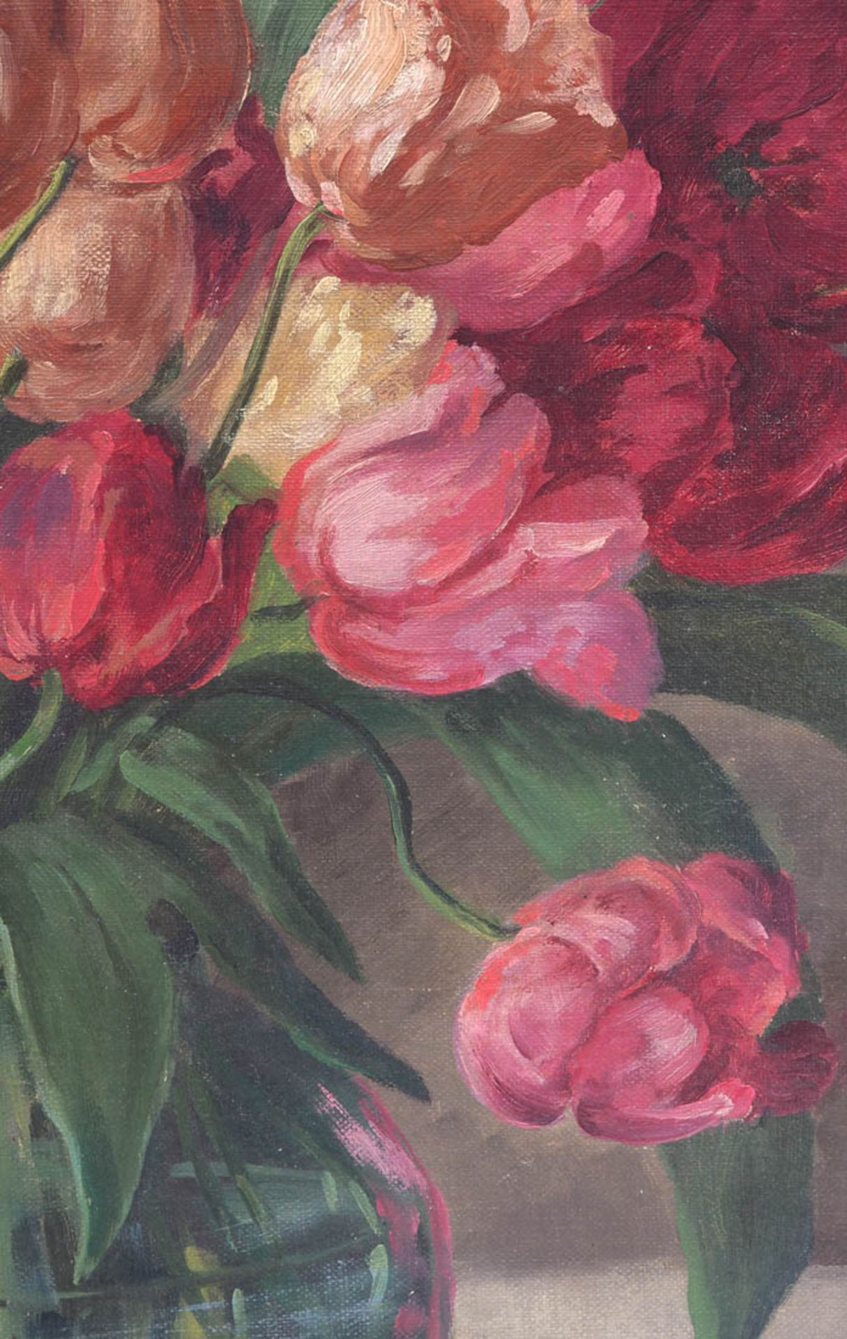 Hoppenrath, Clara, 1870 - 1930 Prächtiger Tulpenstrauß in heller Glasvase, daneben ein liegender - Bild 2 aus 3