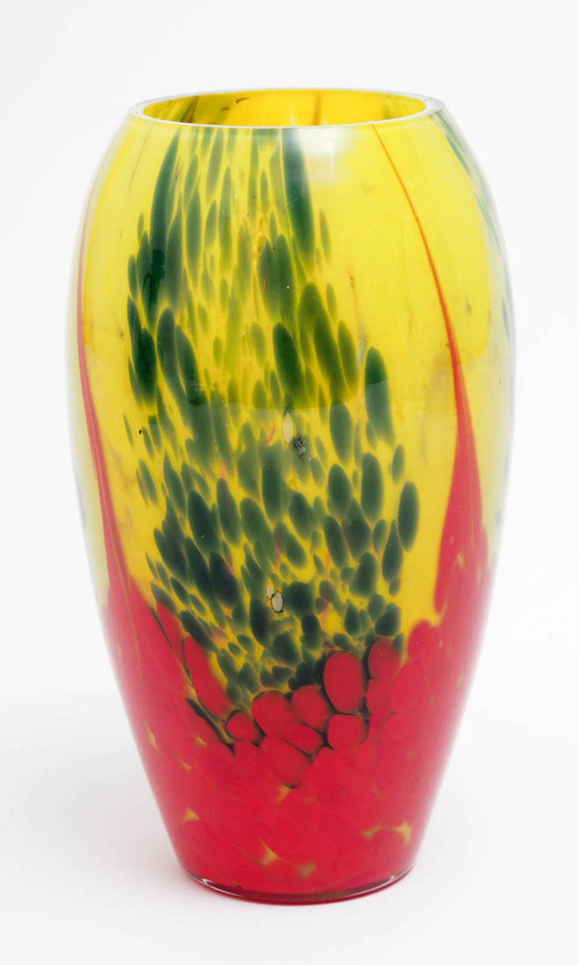 Vase, Murano Bauchige Form mit blauen, gelben und roten Pulvereinschmelzungen. H.20cm.