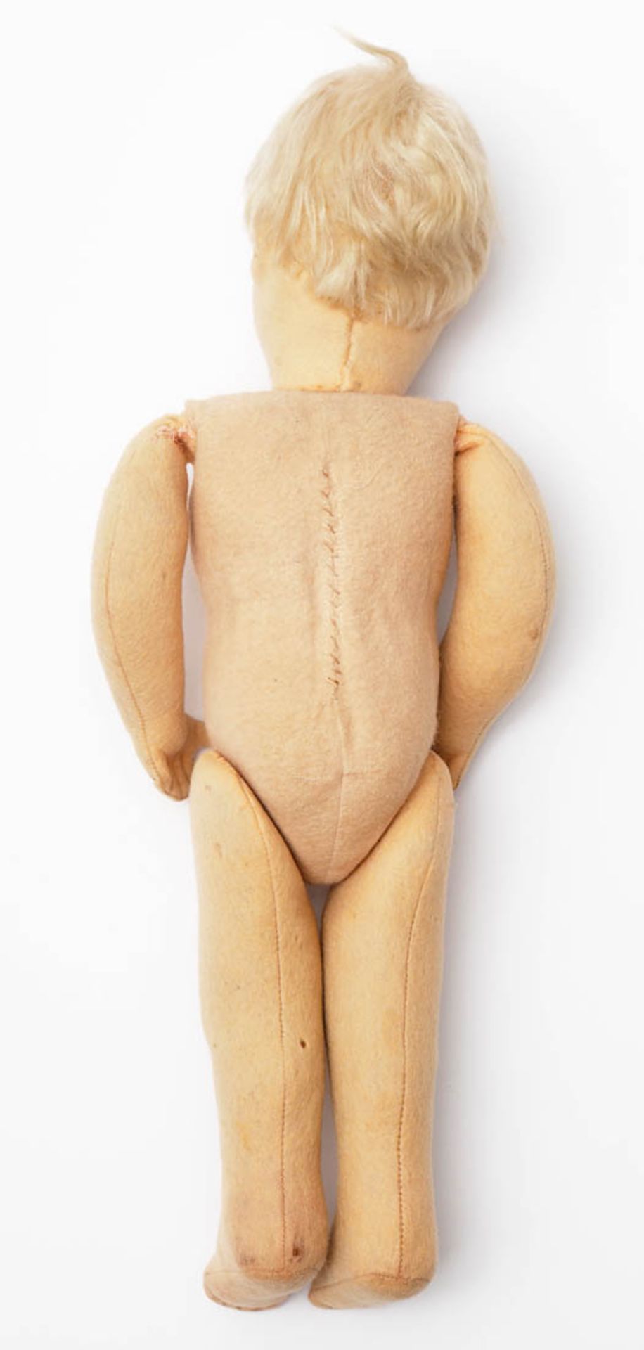 Filz-Puppe, Steiff, 40er Jahre Filzkörper mit genähten Händen und Armen. Gescheibte Beine. - Image 5 of 10